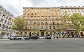 Atlanta Apartment Is In The Heart Of Budapest